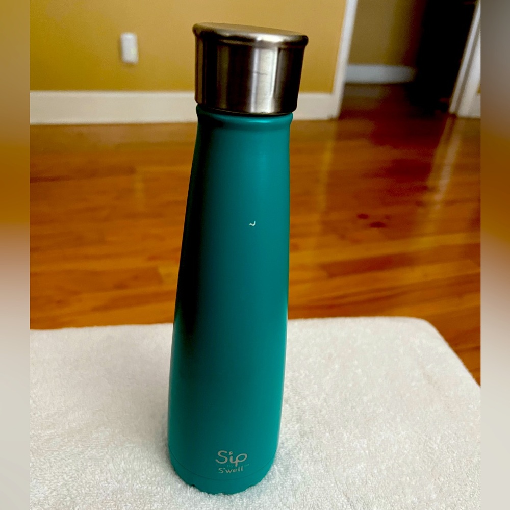 Sip by S’well 15oz reusable bottle.
